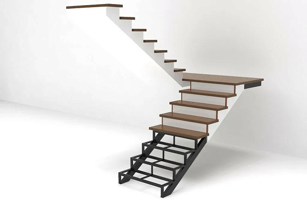 Лестничный марш с деревянными ступенями
